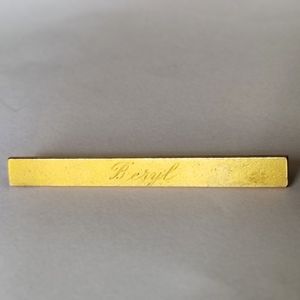 Vintage "Beryl" bar pin engraved name gold tone brooch